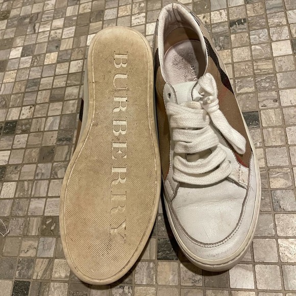 BURBERRY SNEAKERS - Picture 7 of 8